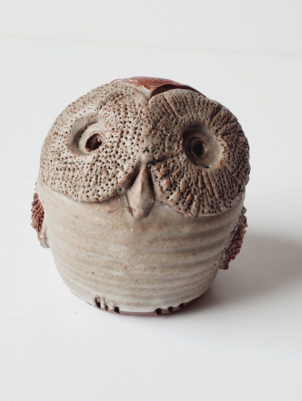 Vintage Studio Pottery Ceramic Owl Figurine Signed Monogram Base LEE